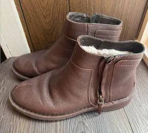 UGG Leather Ankle Boots Brown Side Zip Shearling Lined Comfort Size‎ 8 thumbnail 1