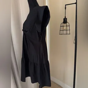 Steve Madden Black Amanda Mini Dress V Neck Sleeveless Size M thumbnail 7