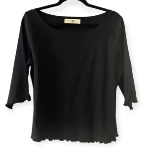 NWT Natural Life Leah Pointelle Top Size Large Black Lettuce Ruffle thumbnail 3
