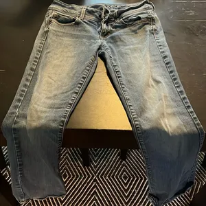 American Eagle Women’s Kick Boot size 4 denim jeans in GUC. thumbnail 1