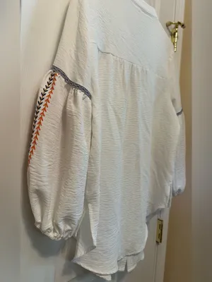 Fig and FlowerWhite Embroidered Balloon Sleeve Button-Front Blouse thumbnail 6