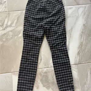 Hollister Black and White Checkered Ankle Pants thumbnail 4