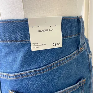 NWT Banana Republic Straight High-Rise Jean Size US 28 / 6 thumbnail 5