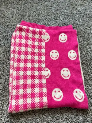 Dolls Kill Hot Pink & Cream Smiley Houndstooth Knit Scarf thumbnail 2