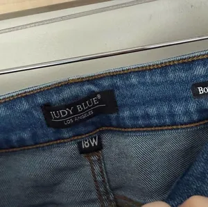 Judy Blue Women’s 18W Boyfriend Fit Distressed Jeans Stretchy thumbnail 2