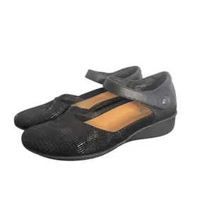 Revere Osaka Mary Jane Comfort Shoes Black Leather Strap Reptile Print 7.5 Wide‎ thumbnail 2