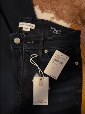 Good American Jeans thumbnail 2