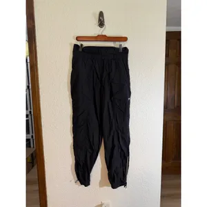Fabletics Jogger Pants Black M Womens Nylon Activewear Lightweight High Rise thumbnail 4