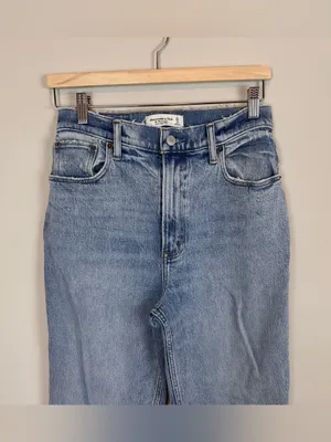 Abercrombie Curve Love 90s Straight Ultra High Rise Jeans 27 Light Wash thumbnail 3