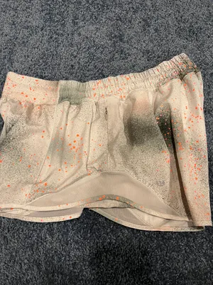 Lululemon Patterned Hotty Hot 2.5” Shorts thumbnail 4