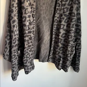 NEW Barefoot Dreams CozyChic Ultra Lite leopard print blanket wrap L/XL thumbnail 4
