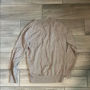 GAP Tan V-Neck Sweater Classic Knit Design thumbnail 6