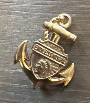 ENDLESSMTS.PA vintage brass anchor pin thumbnail 1