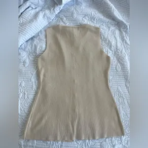 Nwot Knitted Buttoned Vest In Cream Color S thumbnail 7