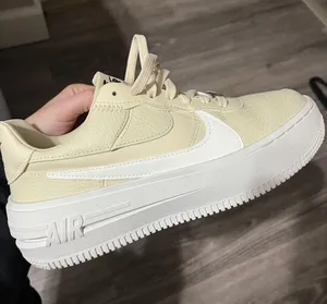 Nike Air Force 1 Shoes thumbnail 1