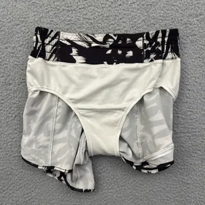 Lululemon Hotty Hot High Rise Shorts 4" Monarch Bloom Athletic Gym‎ Women's 4 thumbnail 3