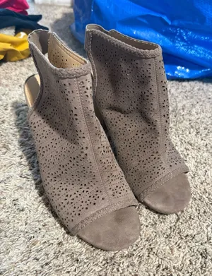 Dress shoes thumbnail 1