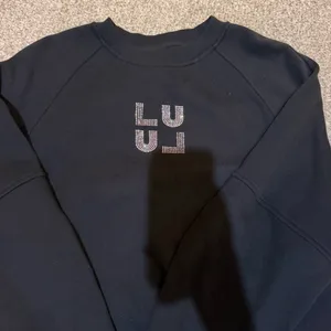 Lululemon crew  thumbnail 1