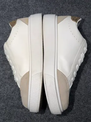 Vintage Havana White Sneakers with Gold Star Accent thumbnail 5