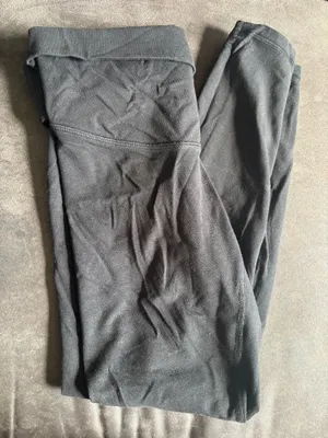 Old Navy Active Maternity Leggings thumbnail 1