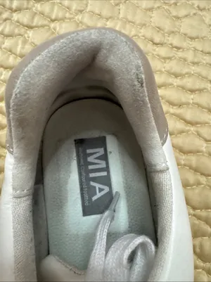 Share Women’s Mia Italia Low Top Sneaker Shoes Sz 8M White & Cream thumbnail 11