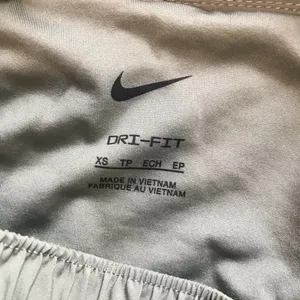 Nike Women's Gray Shorts thumbnail 6