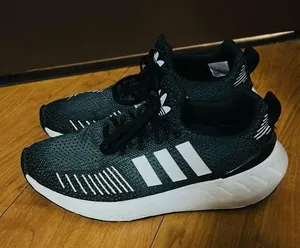 Adidas Sneakers thumbnail 1