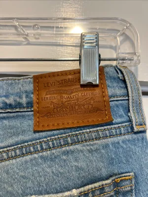 Levi’s wedgie straight Jeans with Distressed Knee size 28/28. thumbnail 8