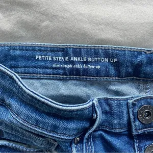 Anthropologie Petite‎ Stevie Ankle Button Up Jeans thumbnail 3
