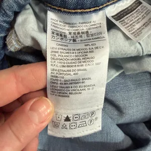 Levi’s 711 Mid Rise Skinny Jeans Size 31. Inseam 29in thumbnail 7