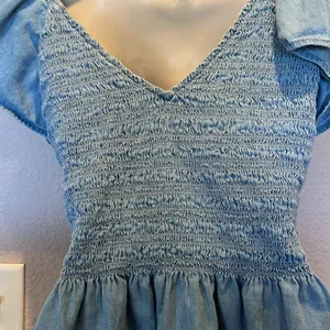 GAP Women’s Denim Smocked V Neck Ruffle Sleeve Top Size Medium thumbnail 8