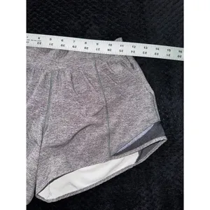 Lululemon Women's Hotty Hot Short II Heather Gray‎ Size 6 thumbnail 6