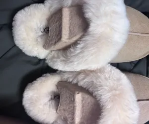 UGG Slippers Platform Disquette thumbnail 1