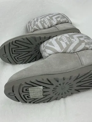 UGG Women's Light Gray Suede Ankle Boots with Patterned Padded Cuff B37 thumbnail 5