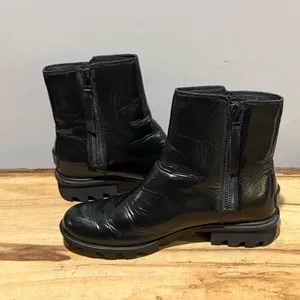 SOREL - Black‎ Phoenix Zip Patent Leather Boot Size 8.5 B18B thumbnail 11