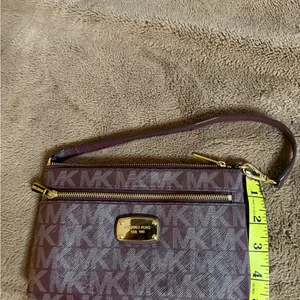 Michael Kors Jet Set Large Signature Wristlet Maroon. thumbnail 8