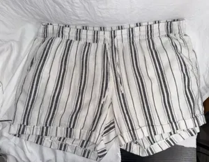Old Navy Striped Linen-Blend Pull-On Shorts (XL) thumbnail 1