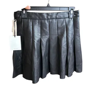 Aritzia Sunday Best Olive Faux Leather Mini Skirt 79473 Black Size‎ 6 Pleaded thumbnail 2
