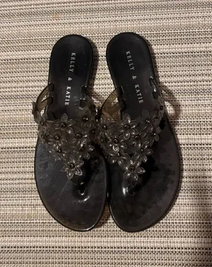 Kelly & Katie Gray Floral Sandals thumbnail 1