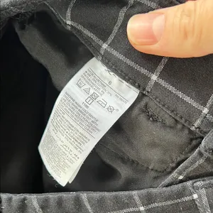 Old Navy Women’s Black Windowpanel Pixie High Rise Pants thumbnail 4