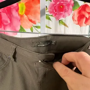 J165. Prana green cargo pants thumbnail 2