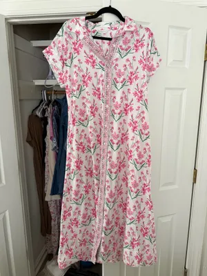Crown & Ivy Dress Women’s Medium thumbnail 3