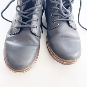 Dr. Martens Maelly Black 6-Eye Padded Collar Leather Grunge Everyday Boots thumbnail 8