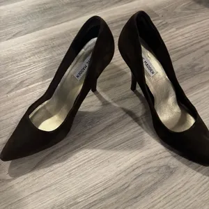 Steve Madden Size 8.5 Brown Suede Leather 4 Pointed Toe Heels thumbnail 3