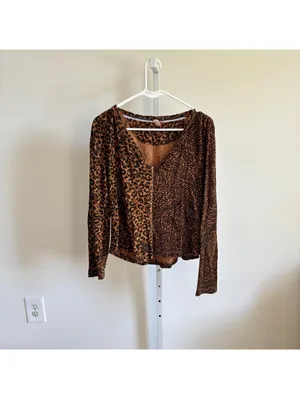 Anthropologie Pilcro EUC Women's Thermal Brown Leopard Print Top Size M thumbnail 2