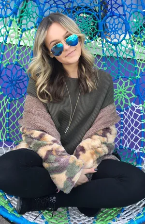 Reversible Fluffy Jacket Size M thumbnail 1