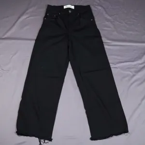 Reformation Stretch Flood Jeans Women 24 Black High Rise Wide Leg Raw Hem Denim‎ thumbnail 3