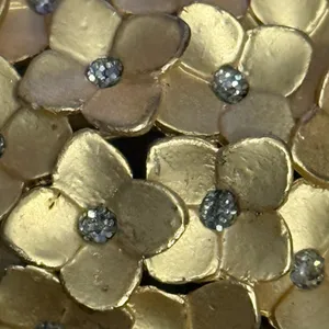 Vintage brushed gold tone floral brooch thumbnail 3