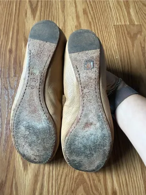 Tory Burch Beige Leather Ballet Flats with Gold Logo thumbnail 6