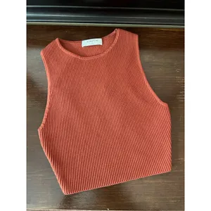 Aritzia Babaton Sculpt Knit‎ Crop Top Size XS Rust thumbnail 2